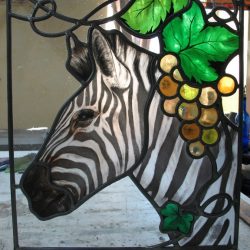 Atelier de la Licorne à Ardin - Vitraux d'art Magali Bauchy, Meilleur Ouvrier de France - Création et restauration de vitraux d'art, vitrail et vitrailliste en deux sevres, vendee et poitou charentes